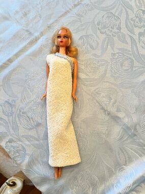 Rare find vintage 1967 talking Barbie Classic One-Shoulder Cream Maxi Dress